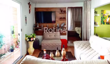 Casa à venda, 2 quartos, Tubalina - Uberlândia/MG - Rotina Imobiliária