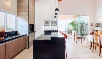 Casa Condomínio Fechado à venda, 3 quartos, Cond. Jardins Barcelona - Uberlândia/MG - Rotina Imobiliária