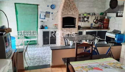 Casa à venda, 4 quartos, Santa Mônica - Uberlândia/MG - Rotina Imobiliária