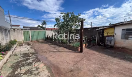 Casa à venda, 3 quartos, Jardim das Palmeiras - Uberlândia/MG - Rotina Imobiliária