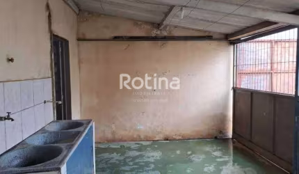 Casa à venda, 4 quartos, Santa Mônica - Uberlândia/MG - Rotina Imobiliária