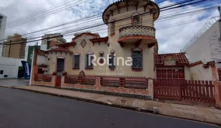 Casa à venda, 4 quartos, Fundinho - Uberlândia/MG - Rotina Imobiliária
