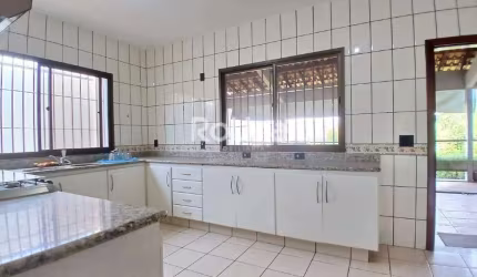 Casa à venda, 3 quartos, Vigilato Pereira - Uberlândia/MG - Rotina Imobiliária
