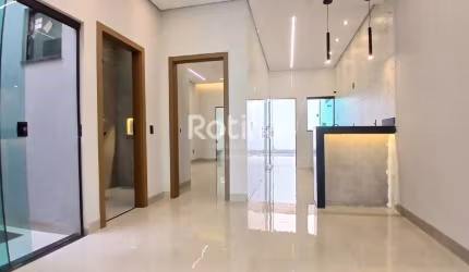 Casa à venda, 2 quartos, Jardim Holanda - Uberlândia/MG - Rotina Imobiliária