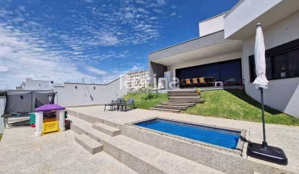 Casa Condomínio Fechado à venda, 3 quartos, Cond. Terras Alpha - Uberlândia/MG - Rotina Imobiliária