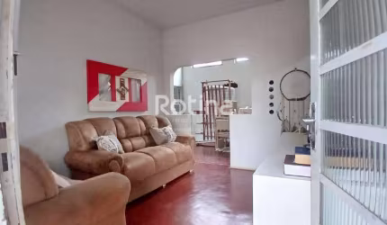 Casa à venda, 3 quartos, Osvaldo Rezende - Uberlândia/MG - Rotina Imobiliária