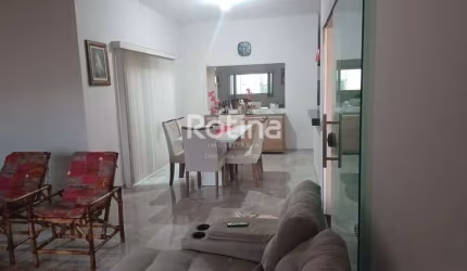 Casa à venda, 3 quartos, Pampulha - Uberlândia/MG - Rotina Imobiliária