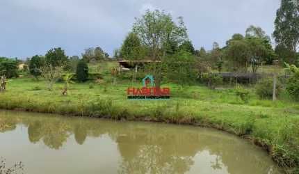 OPORTUNIDADE!!  Lindo sítio em Itatiaiuçu com água em abundância.  Sítio de 20.000 m² com escritura e registro.