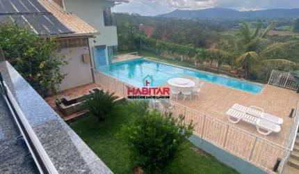 Casa em prestigioso Condomínio fechado em Igarapé/MG
