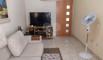 Casa com 2 quartos à venda em Vila Rosália - SP