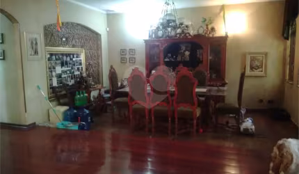 Casa com 4 quartos à venda em Vila Galvão - SP