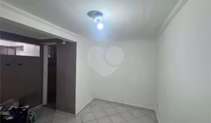 Casa com 2 quartos à venda ou para locação em Vila Rosália - SP