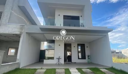 Casa em condominio fechado em Jacarei com 3 quartos e quintal com churrasqueira