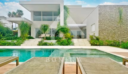 Casa de campo moderna, acabamento de alto nível, 5 suítes e vista para o lago à venda no Residencial Fazenda Alvorada em Porto Feliz