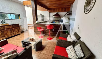 Ampla Casa com Garagem Fechada e Área Gourmet - Oportunidade!