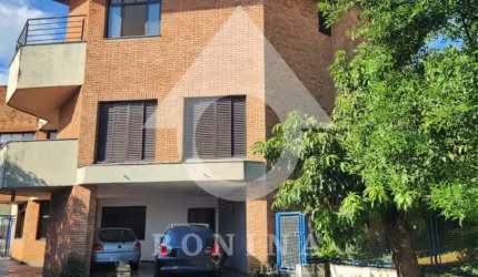 Casa grande à venda na Vila Isabel Eber em Jundiaí para fins residenciais ou comerciais! Oportunidade de preço!