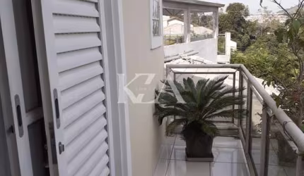 Linda e Charmosa casa no Jardim Itália na Várzea Paulista com Edícula