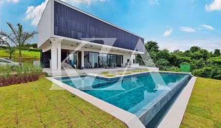 Maravilhosa residência com arquitetura moderna à venda na Fazenda Serrazul I em Itupeva