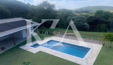 Casa  maravilhosa em condomínio  com 04 quartos/02 suítes 320m² /1250 m² total
