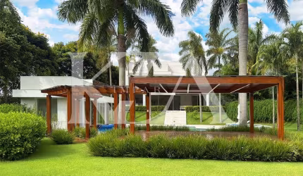 Arquitetura imponente com lazer exclusivo na Fazenda da Grama