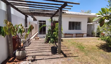 Excelente casa com 4/4 no Aquaville, com 250m de terreno