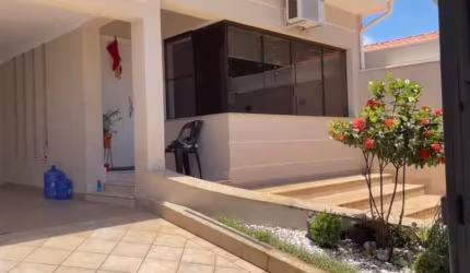 Casa para Venda em Limeira, Vila Claudia, 3 dormitórios, 1 suíte, 2 banheiros, 2 vagas