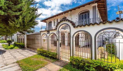 Casa com 4 quartos à venda na Rua Mendelssohn, 94, Vista Alegre, Curitiba, 507 m2 por R$ 2.390.000