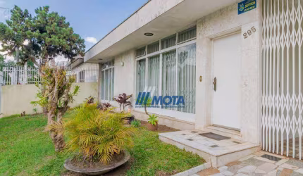 Casa a venda Jardim Botânico  toda térrea, com 273,00m de área total, terreno 14 X 34 total de 476,00m2 Com 3 quartos. Sendo 2 Suítes, 3 salas!