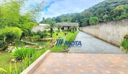 Chácara à venda Colombo, Casa sede com área 180,00m2, tanque rio, frente para asfalto, 3.239,60m2