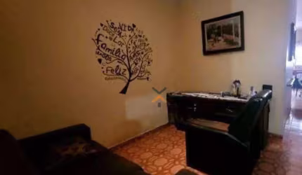 CASA COM 4 DORMITÓRIOS, 3 BANHEIROS, 2 VAGAS, NO BAIRRO JARDIM - SANTO ANDRÉ.