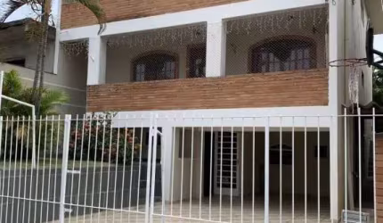 SOBRADO C/ 250M² C/ 04 DORMITÓRIOS SENDO 02 SUÍTES /  04 VAGAS