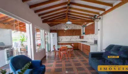 SOBRADO C/ 193 M² / 04 QUARTOS SENDO 01 SUÍTE / 03 VAGAS