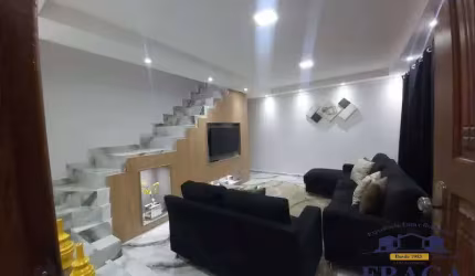CASA C/ 147 M² / 04 QUARTOS SENDO 01 SUÍTE / 02 VAGAS