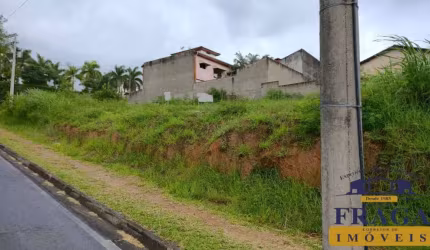 TERRENO DE ESQUINA C/ 263,20 M²