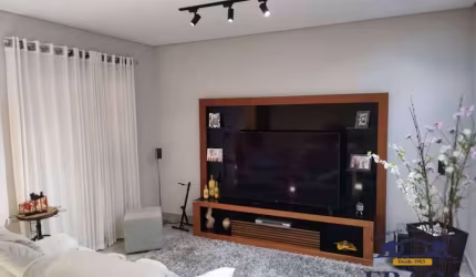 CASA C/ 100 M² / 02 QUARTOS / 04 VAGAS