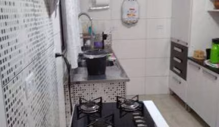 Casa térrea  com 2 dorms. em via pública Vila Santa Terezinha - Carapicuíba