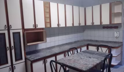 Casa em via pública com 4 dormitórios, Cidade Ariston Carapicuíba