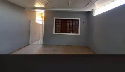 Casa em rua pública com 3 dormitórios, Vila Sta Terezinha - Carapicuíba