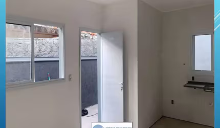 Casa em via pública  com 2 dormitórios (1 com suíte )- Santana do Parnaiba