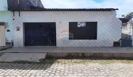 Casa venda de uma  com 123 m² de área útil, situada na Rua Flora Rica, 17, Conjunto Além Potengi - Pajuçara.
