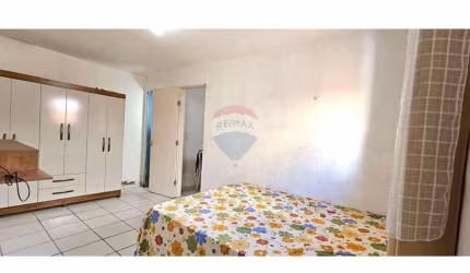 GRANDE OPORTUNIDADE PARA QUEM DESEJA COMPRAR UMA CASA E GANHAR MAIS DUAS INDEPEDENTES, NOS FUNDOS DO TERRENO, COMPRE UMA E GANHE MAIS DUAS E LEVE TRÊS