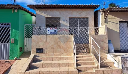 ACEITA FINACIAMENTO - CASA NA MARCILIO DIAS NO IGAPO, TRES QUARTOS COM SUITE