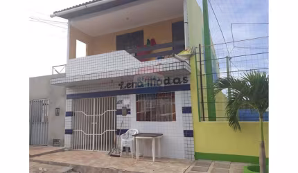 ACEITA FINANCIAMENTO - OPORTUNIDADE UNICA, CASA NO IGAPO, EXCELENTE LOCALIZAÇÃO.