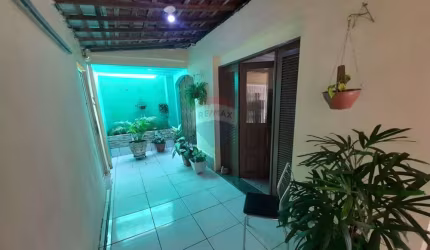 Vende-se imóvel com 3 casas em localização privilegiada na Zona Norte de Natal!