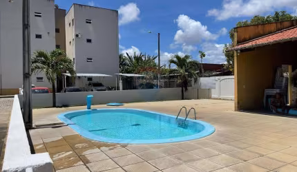 Apartamento em Pajuçara: Conforto e Praticidade