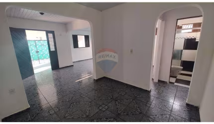 Casa no Potengi - Conj. Santarém - 2 Qtos, 240m², ACEITA FINANCIAMENTO!