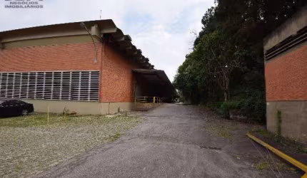 VENDE ÁREA DE TERRENO  50.440 M² IDEAL PARA  CENTRO DE DISTRIBUIÇÃO