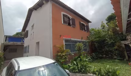 Casa residencial para Venda, Bairro Pedreira, com quintal e Jardim Cheio de orquídea