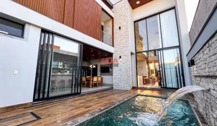 Imperdível oportunidade: Venda Casa em condomínio de luxo com 3 quartos e 1 suíte em Hortolândia-SP, com 250m² e 4 vagas de garagem.