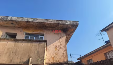 Casa à venda em São Paulo-SP, no bairro Jardim da Pedreira,  263 metros de Terreno oportunidade para Investidor